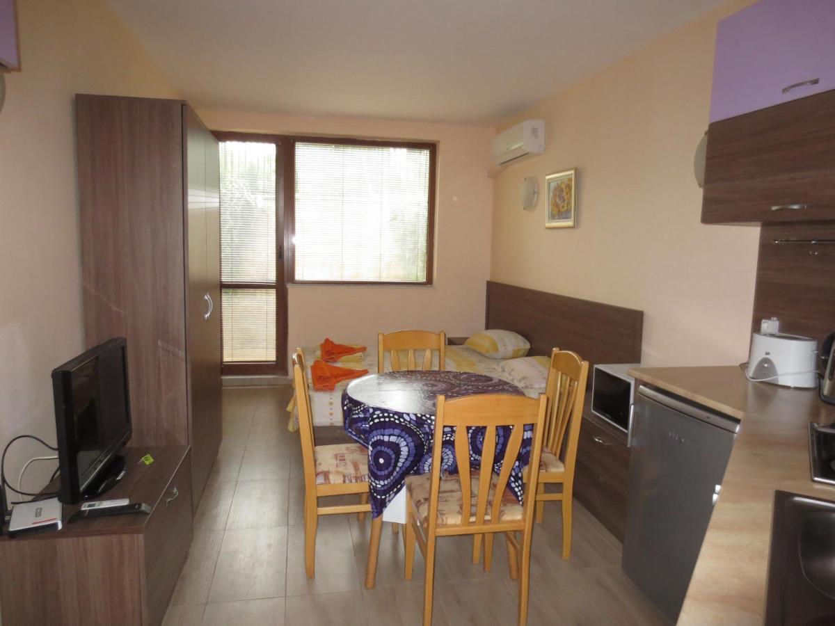 Fantasy Apartments Saint Constantine And Helena Resort 산콘스탄틴앤헬레나 외부 사진