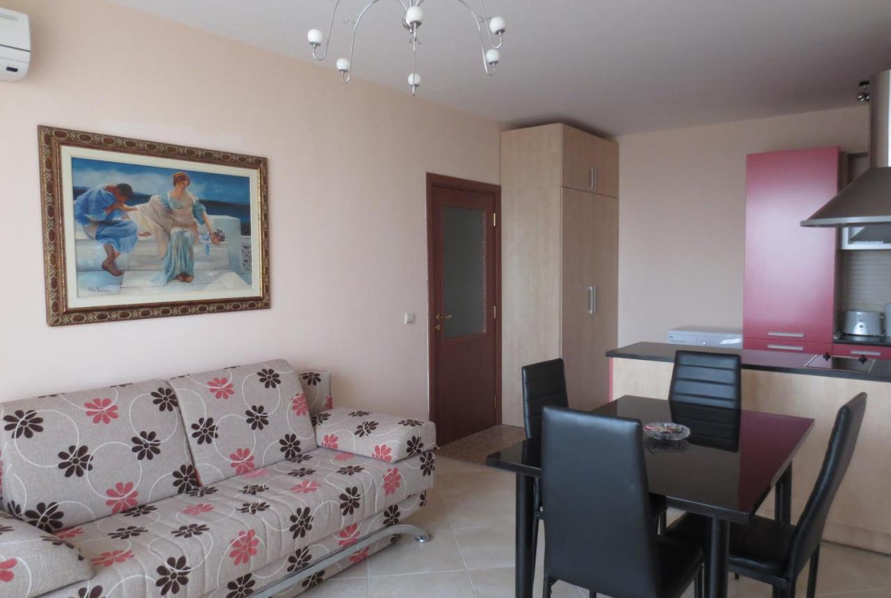 Fantasy Apartments Saint Constantine And Helena Resort 산콘스탄틴앤헬레나 외부 사진
