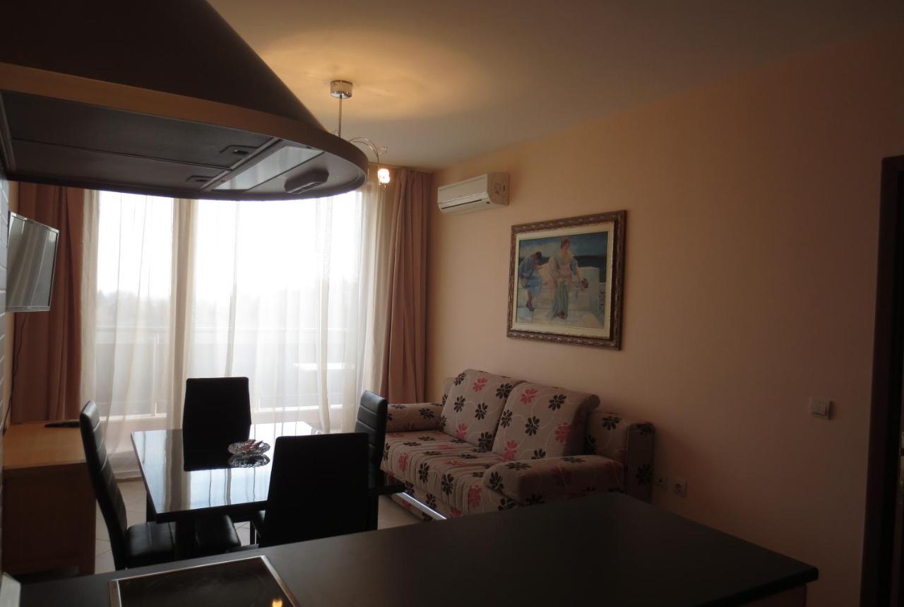 Fantasy Apartments Saint Constantine And Helena Resort 산콘스탄틴앤헬레나 외부 사진