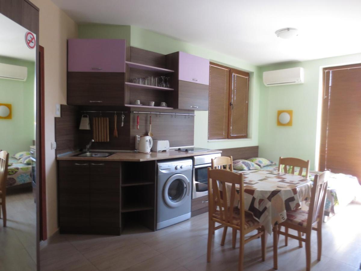 Fantasy Apartments Saint Constantine And Helena Resort 산콘스탄틴앤헬레나 외부 사진