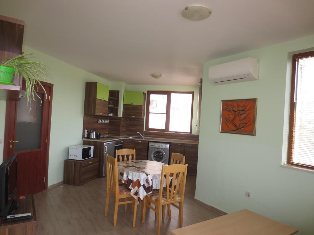 Fantasy Apartments Saint Constantine And Helena Resort 산콘스탄틴앤헬레나 외부 사진