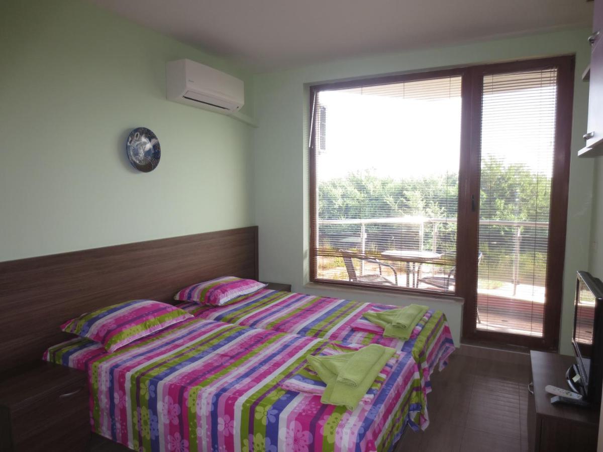 Fantasy Apartments Saint Constantine And Helena Resort 산콘스탄틴앤헬레나 외부 사진