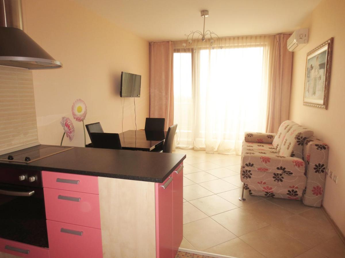 Fantasy Apartments Saint Constantine And Helena Resort 산콘스탄틴앤헬레나 외부 사진