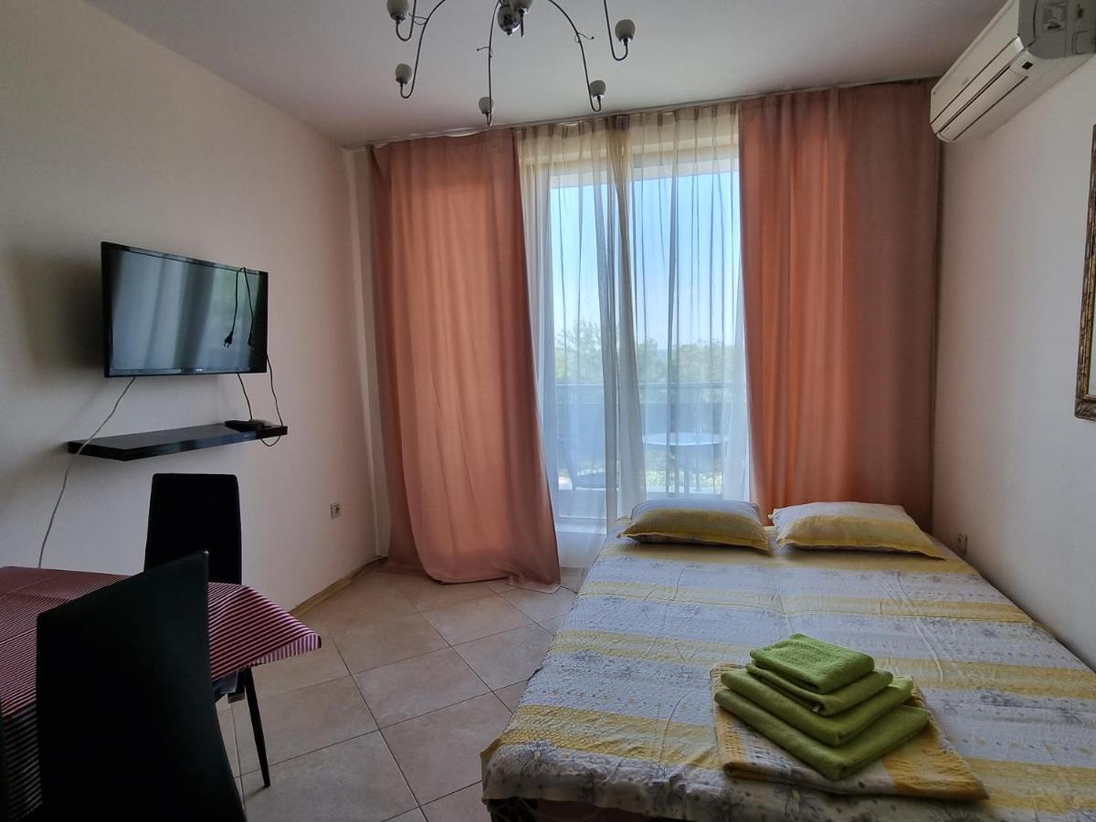Fantasy Apartments Saint Constantine And Helena Resort 산콘스탄틴앤헬레나 외부 사진