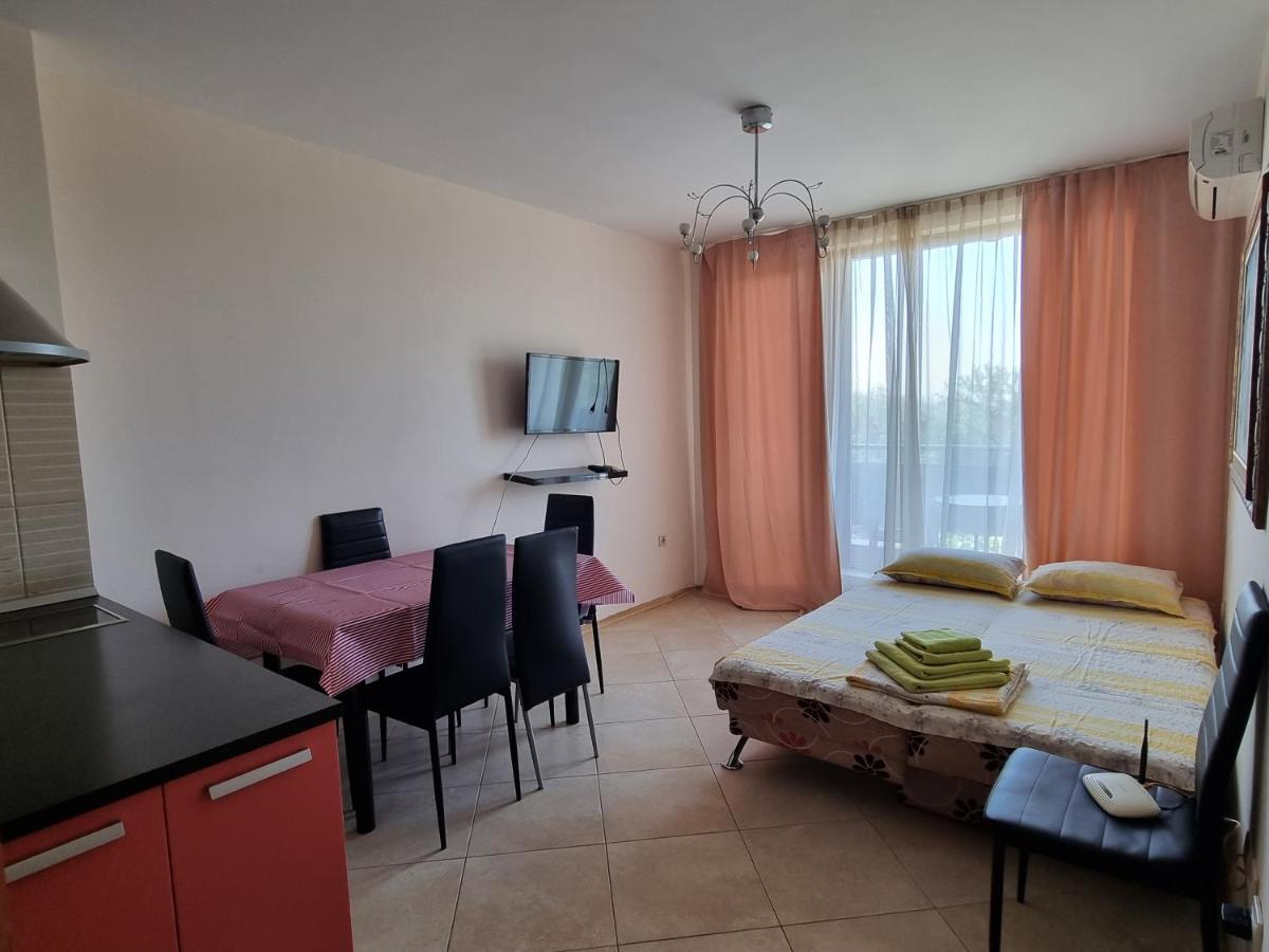 Fantasy Apartments Saint Constantine And Helena Resort 산콘스탄틴앤헬레나 외부 사진